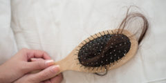 الطريقة الصحيحة لاستخدام زيت الخروع لتساقط الشعر